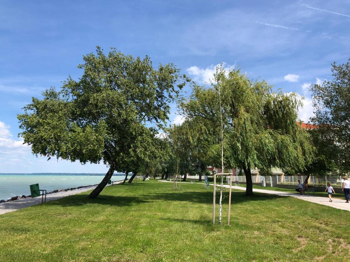 Siofoki Vizparti Nyaralo - Lakeside Apartment Экстерьер фото